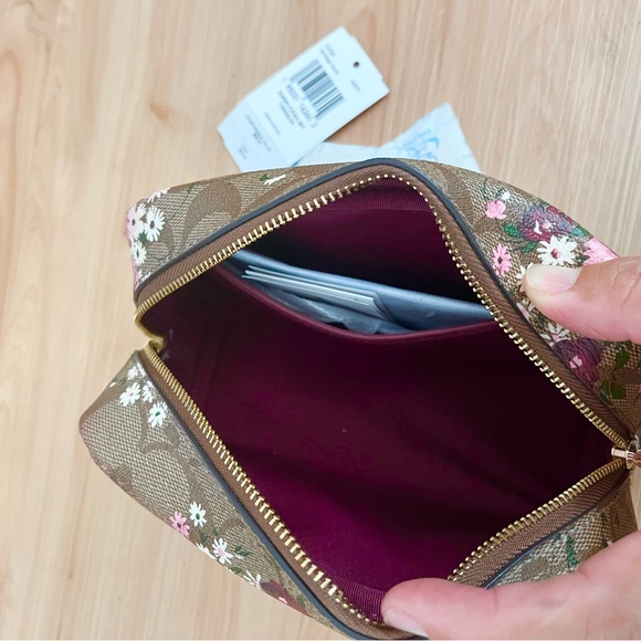 Coach Small Boxy Cosmetic Case In Signature Canvas With Evergreen Floral Print - Picture 7 of 8